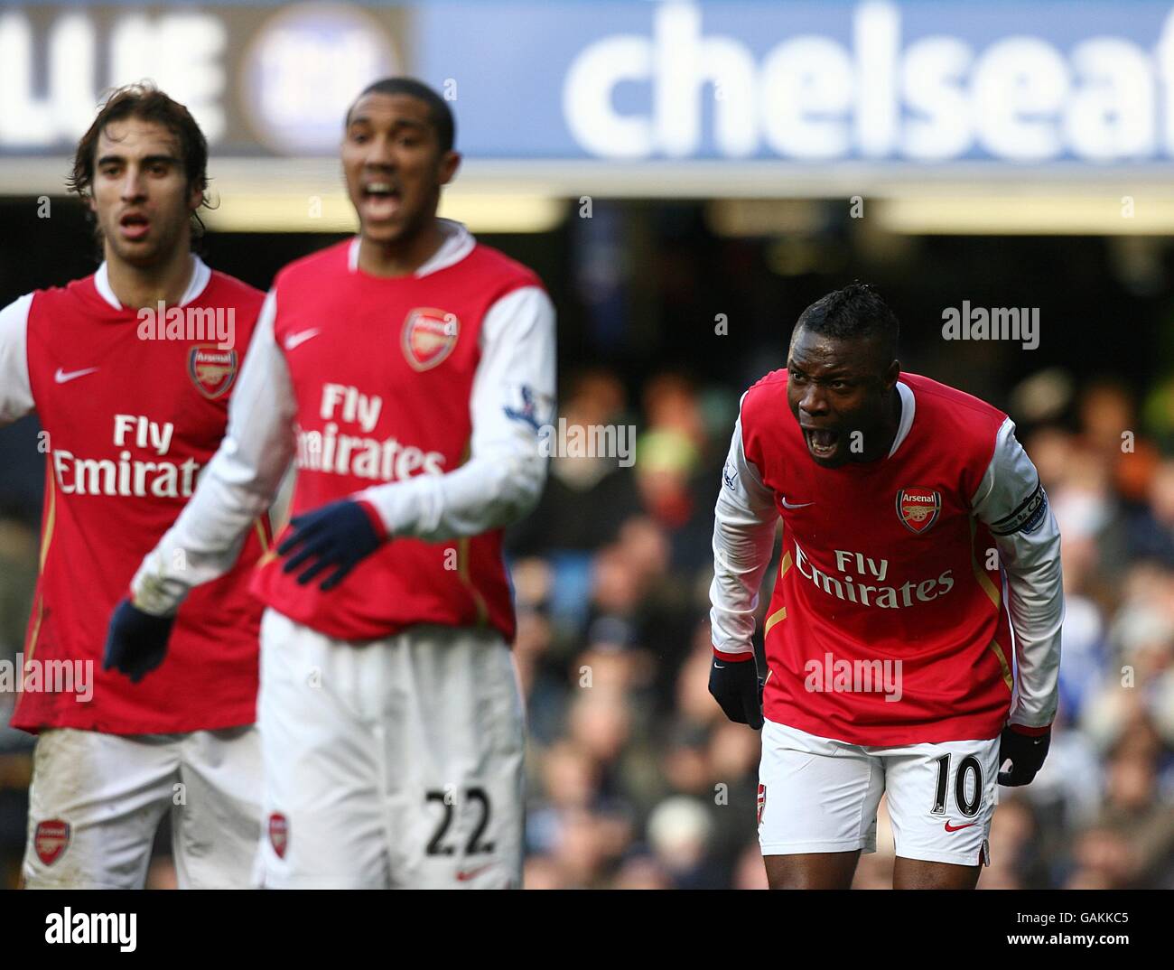Soccer - Barclays Premier League - Chelsea v Arsenal - Stamford Bridge. Arsenal's William Gallas shouts at his defenders Stock Photo
