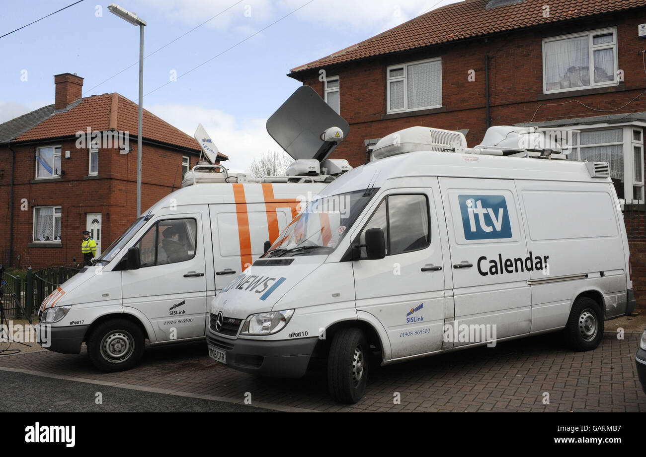 Sis truck in moorside road hires stock photography and images Alamy