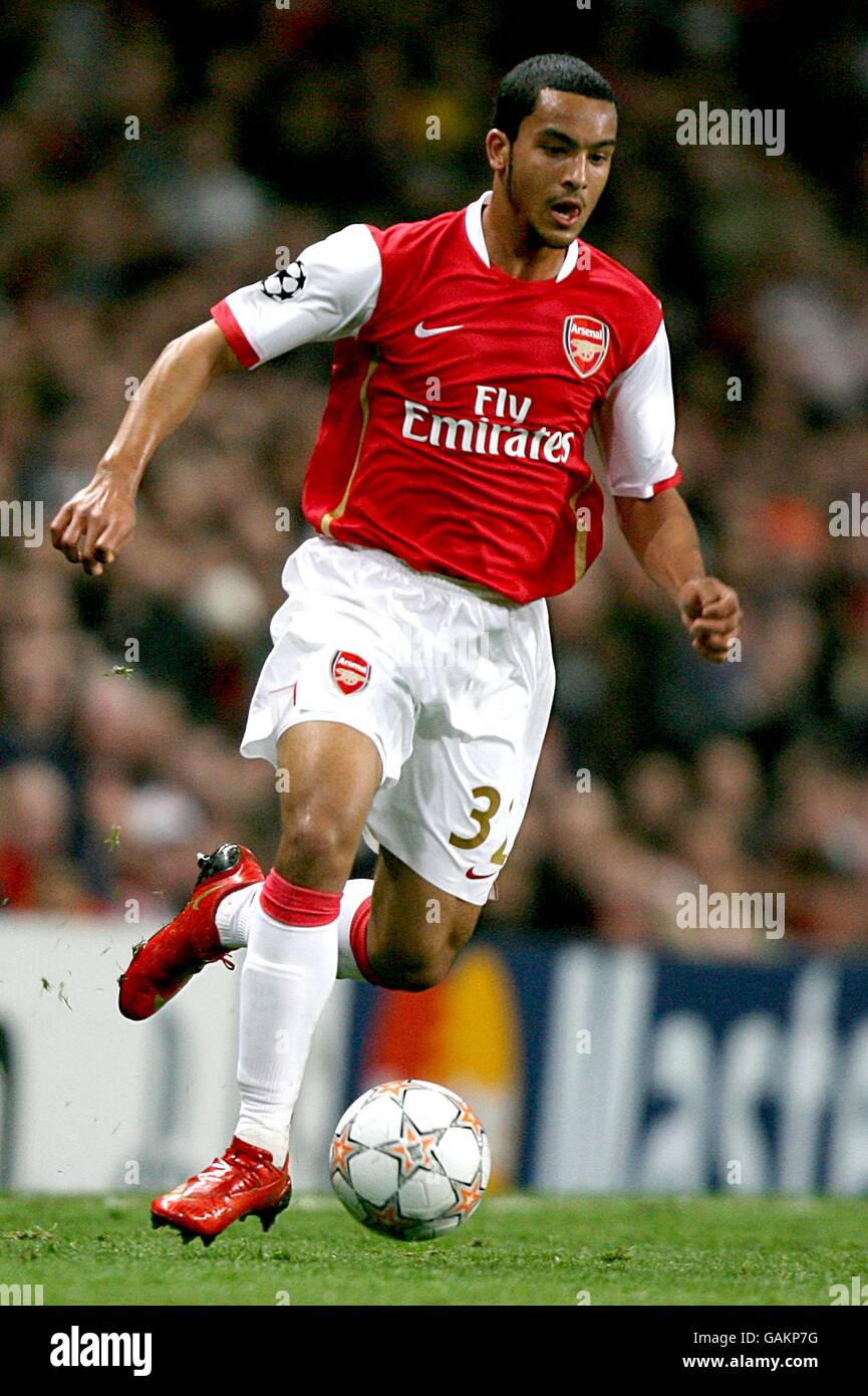 Arsenal O2 Walcott Theo walcott arsenal champions league hi-res stock photography and ...