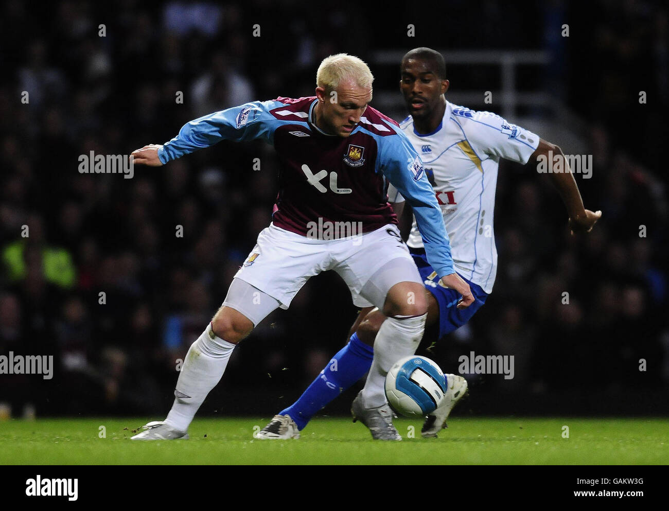 Soccer - Barclays Premier League - West Ham United v Portsmouth - Upton Park Stock Photo