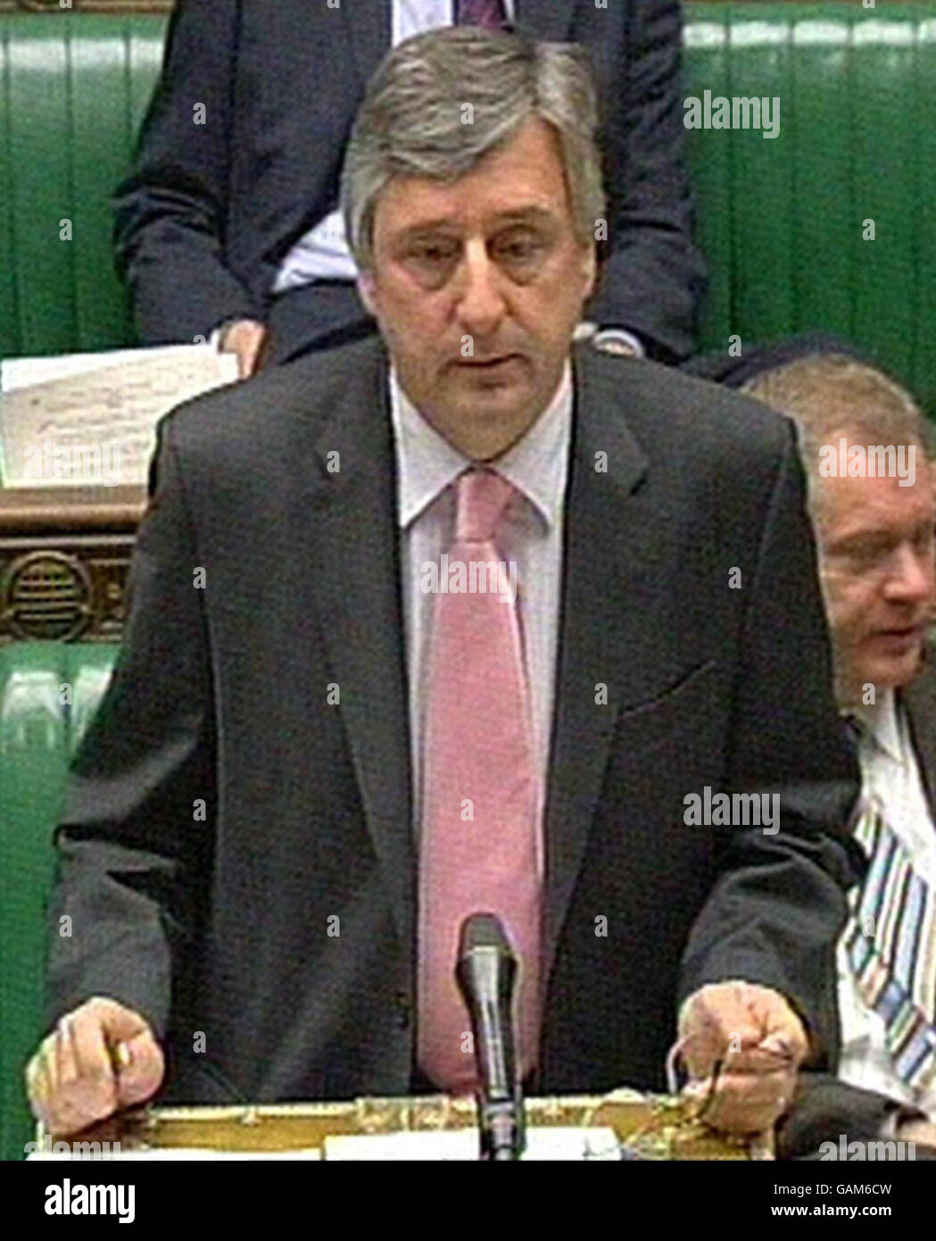 Aviation Minister Jim Fitzpatrick delivers a statement to the House of Commons regarding the return of the backlog of 28,000 bags from Heathrow's Terminal 5 to their owners. Stock Photo