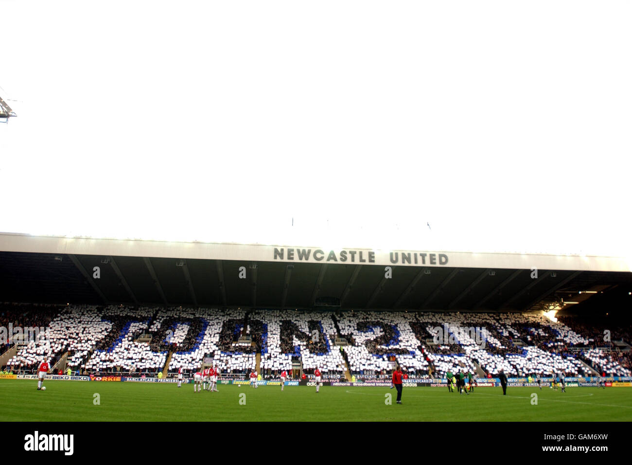 Soccer - FA Barclaycard Premiership - Newcastle United v Arsenal. The Newcastle United fans create a 'Toon 2008' logo Stock Photo