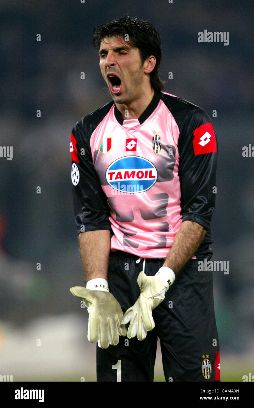 Juventus' goalkeeper Gianluigi Buffon shows his frustration during the game with Manchester United Stock Photo