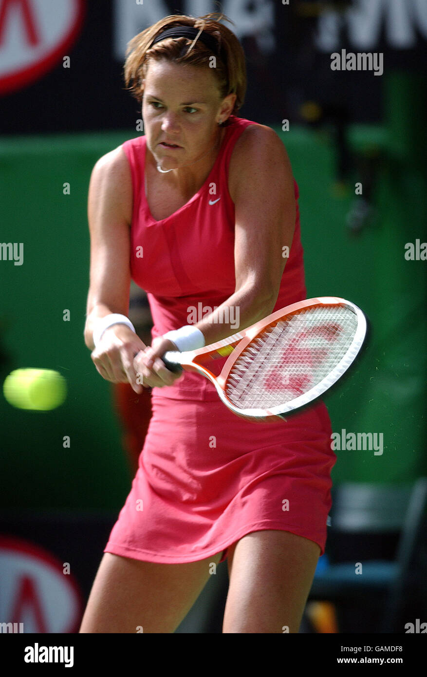 Lindsay Davenport (USA) in action against Iroda Tulyaganova (UZB). Stock Photo