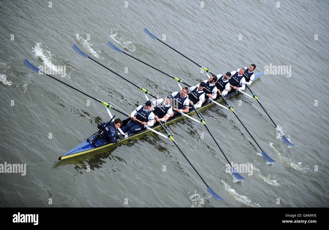 Rowing The Boat Race 2008 River Thames Stock Photo Alamy