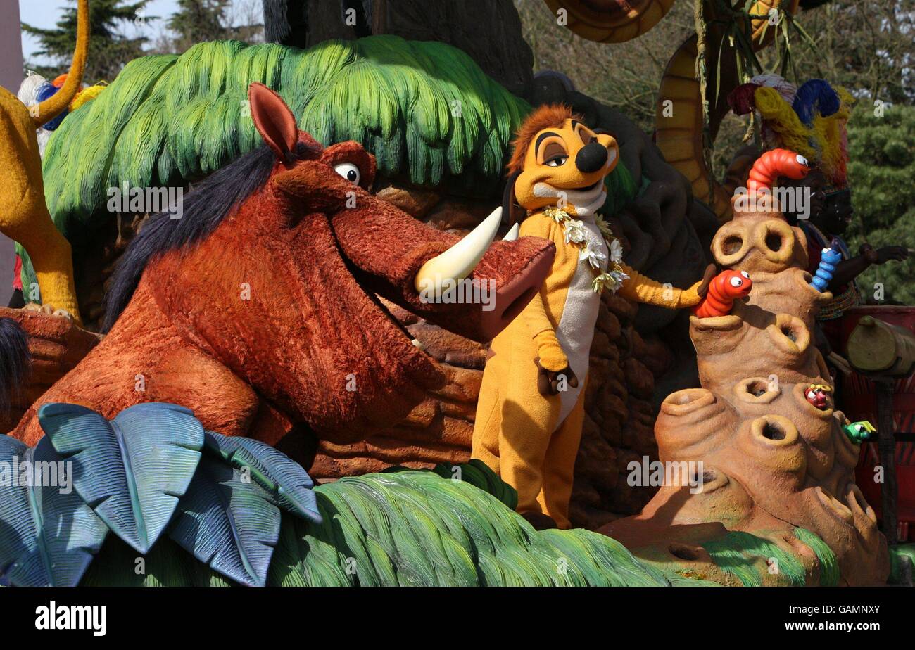 The Lion King Celebration Parade Disneyland 1994 Yout - vrogue.co