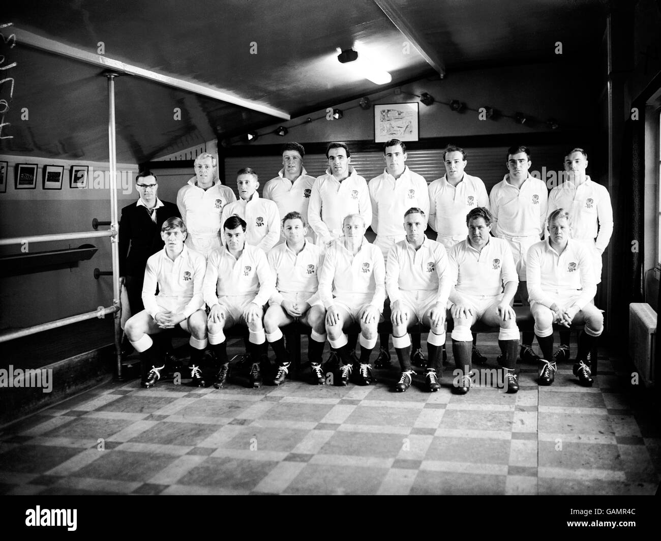 England Team Group. (back row l-r) R. A. B. Crowe, (Touch Judge), D. C. Manley, Simon Clarke, A. M. Davis, B. J. Wightman, J. E. Owen, B. A. Dovey, Nick Drake-Lee, J. G. Wilcox. (front row l-r) Budge Rogers, Malcolm Phillips, J. Roberts, Richard Sharp (Captain), Peter Jackson, J. D. Thorne, M. P. Weston Stock Photo
