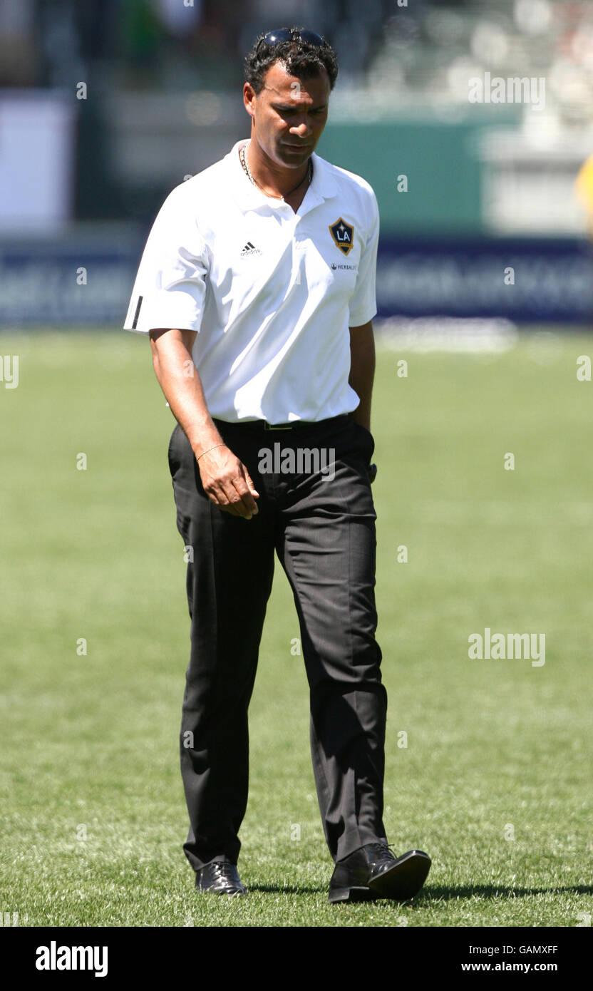 LA Galaxy coach Ruud Gullit after the Major League Soccer match at the Home  Depot Center in Carson, Los Angeles, USA Stock Photo - Alamy