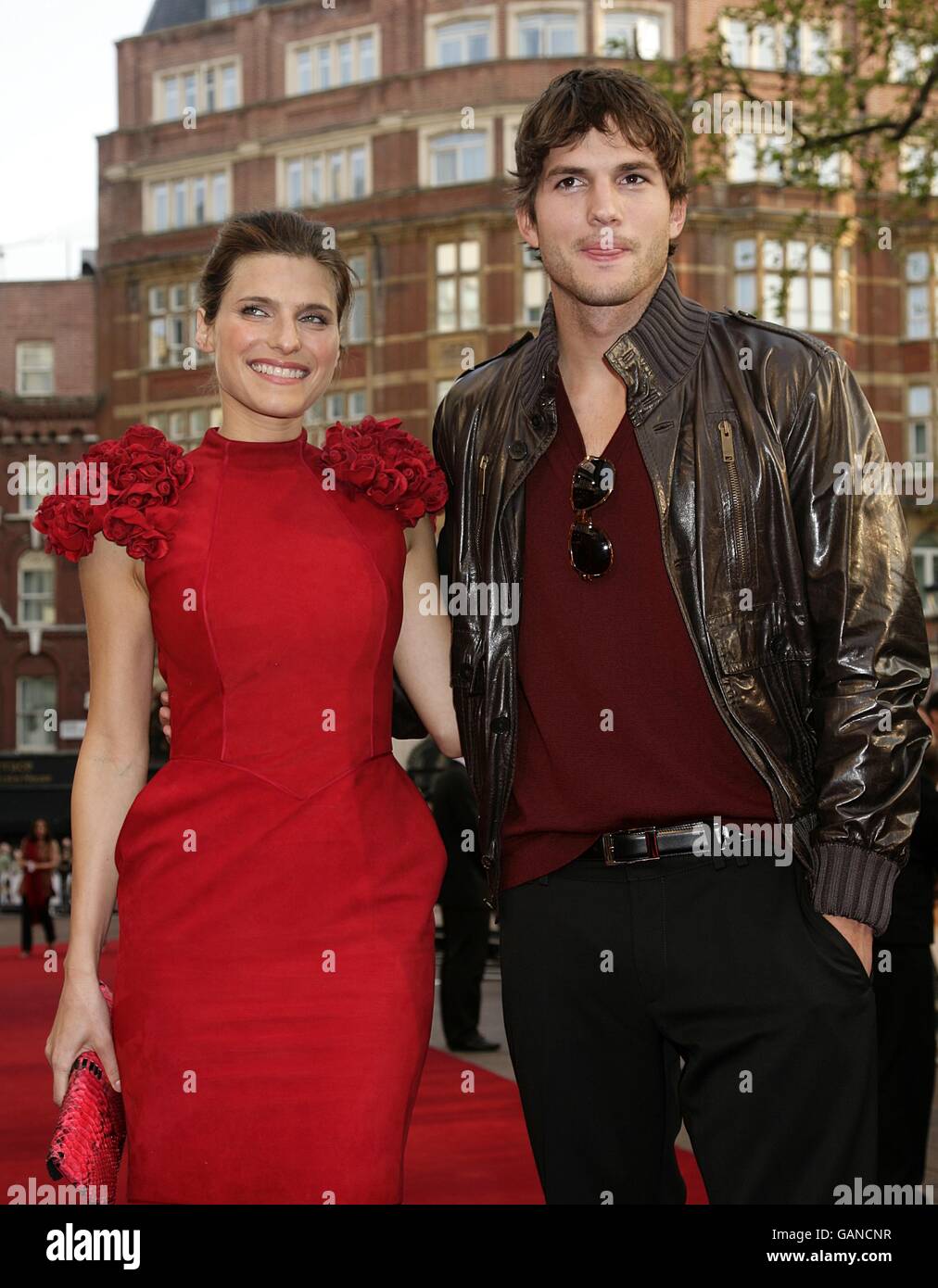 Lake Bell and Ashton Kutcher arrive for the UK premiere of What Happens In Vegas at the Odeon West End Cinema, Leicester Square, London. Stock Photo