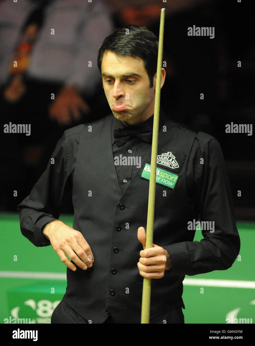 Ronnie osullivan 888 com world snooker championship crucible theatre hires stock photography