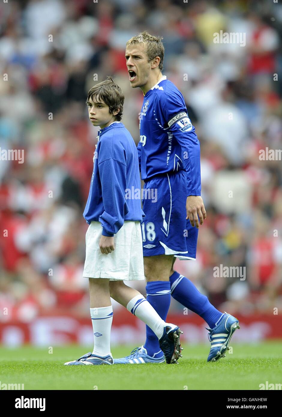Matthew Prentice (left) the great grandson of Everton legend Dixie Dean is mascot for the day to mark the 80th anniversary of the season in which Dixie scored 60 goals in a season Stock Photo