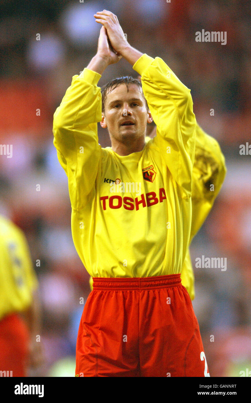 Soccer - AXA FA Cup - Fifth Round - Sunderland v Watford. Watford's Neal Ardley applauds the crowd at the end of the game Stock Photo