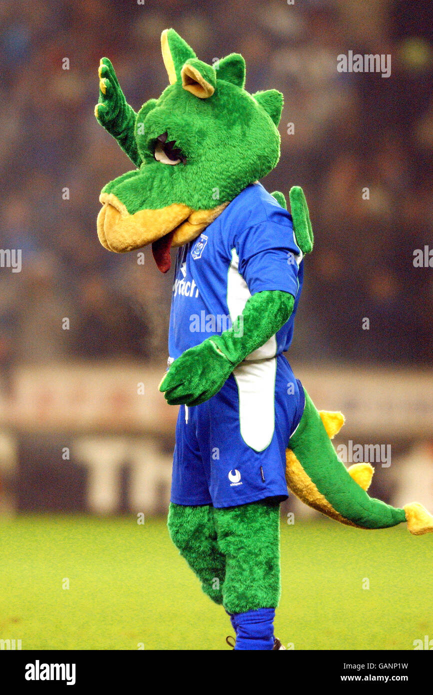 Soccer - AXA FA Cup - Fifth Round - Wolverhampton Wanderers v Rochdale. Rochdale's mascot Desmond The Dragon Stock Photo