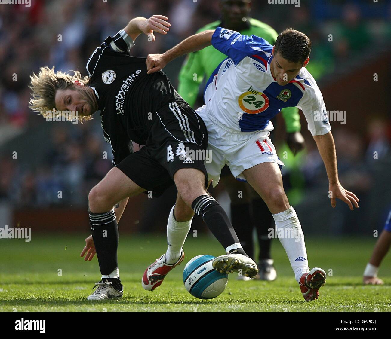 Photo Dédicacée Robbie Savage - Derby County, Avec Certificat D'authenticité Et Présentoir