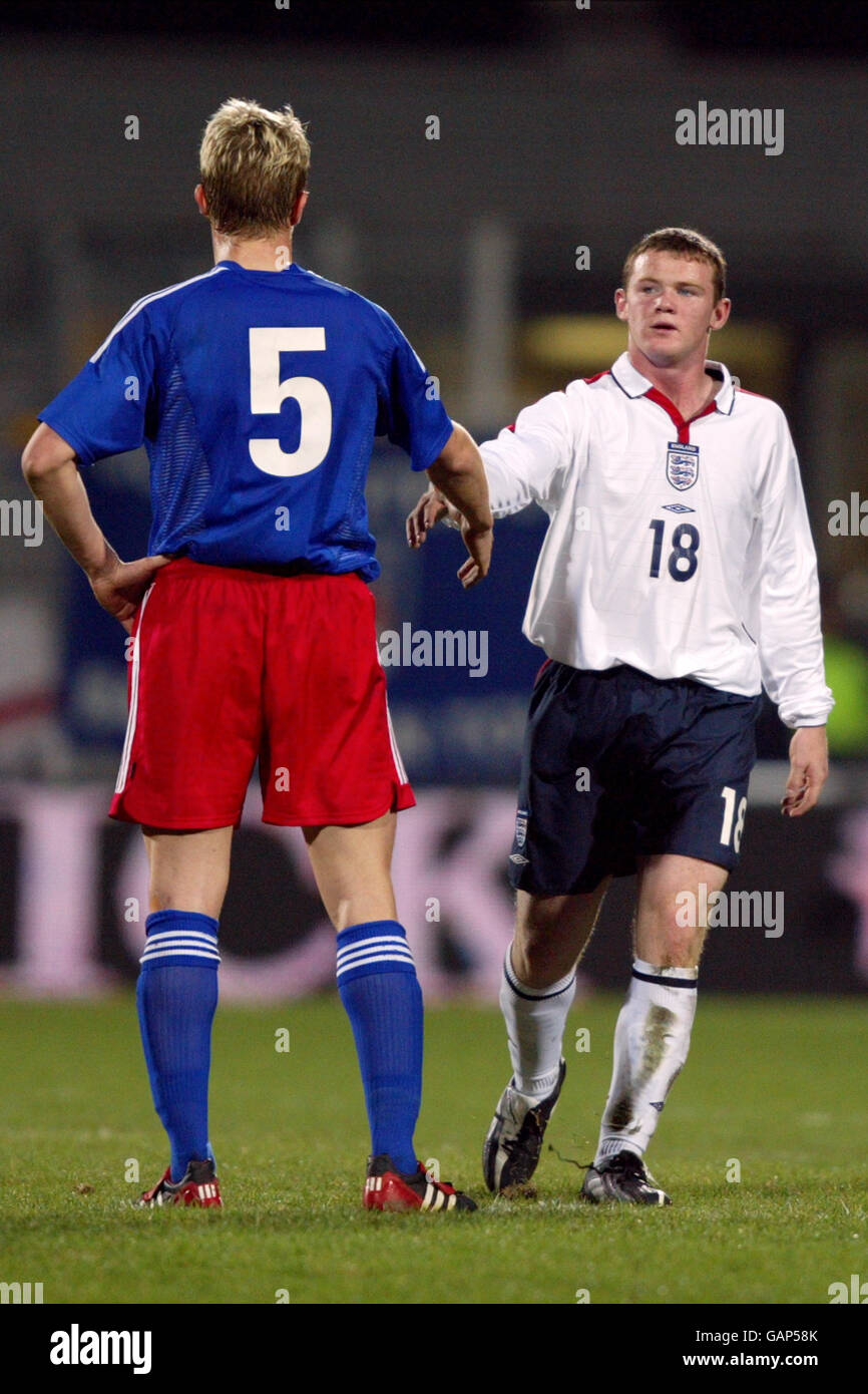 Soccer European Championships 2004 Qualifying Group Seven