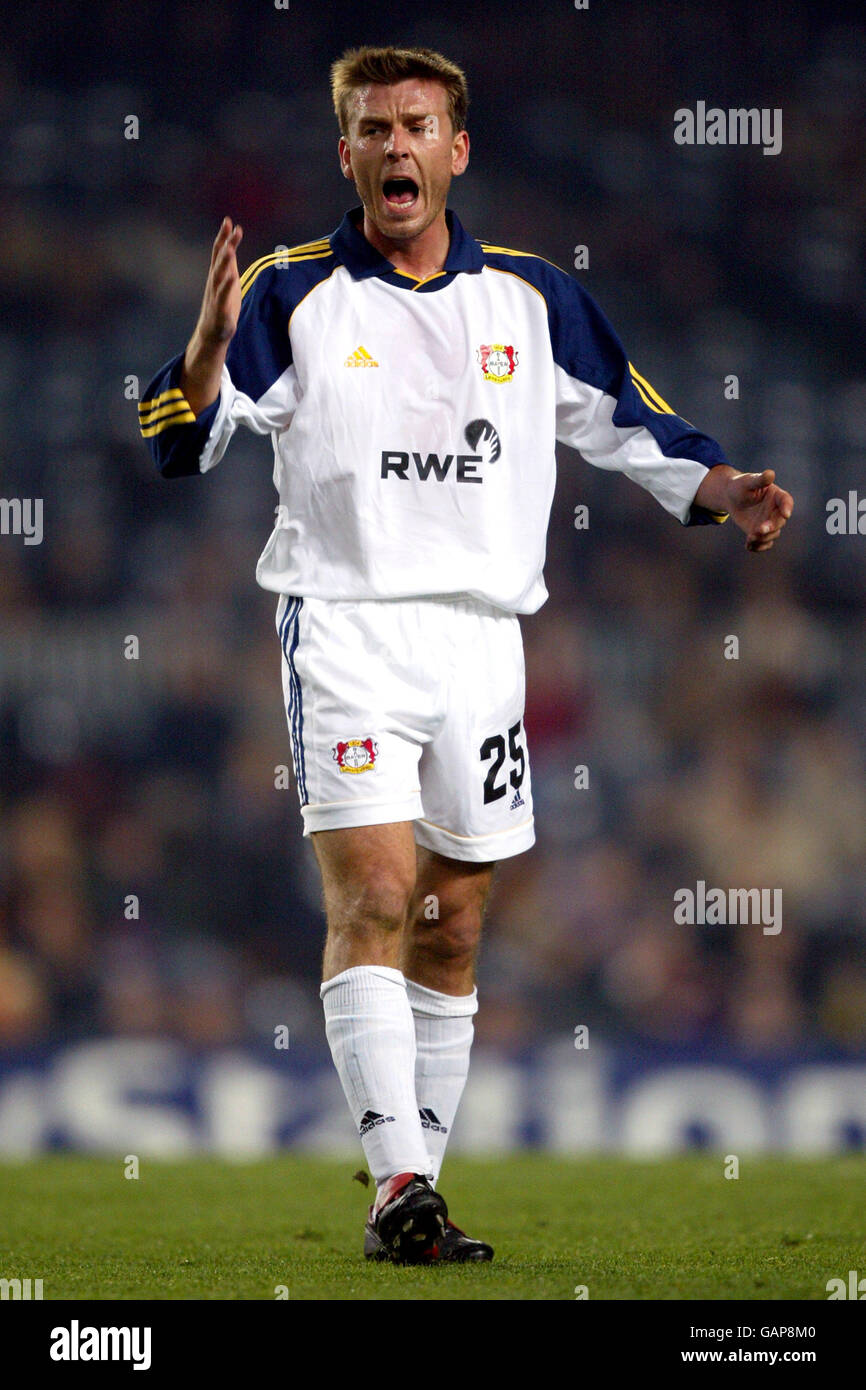 Bernd schneider leverkusen hi-res stock photography and