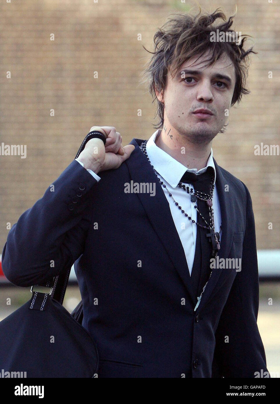Doherty released from prison. ALTERNATE CROP. Rock star Pete Doherty outside Wormwood Scrubs Prison in West London following his release. Stock Photo