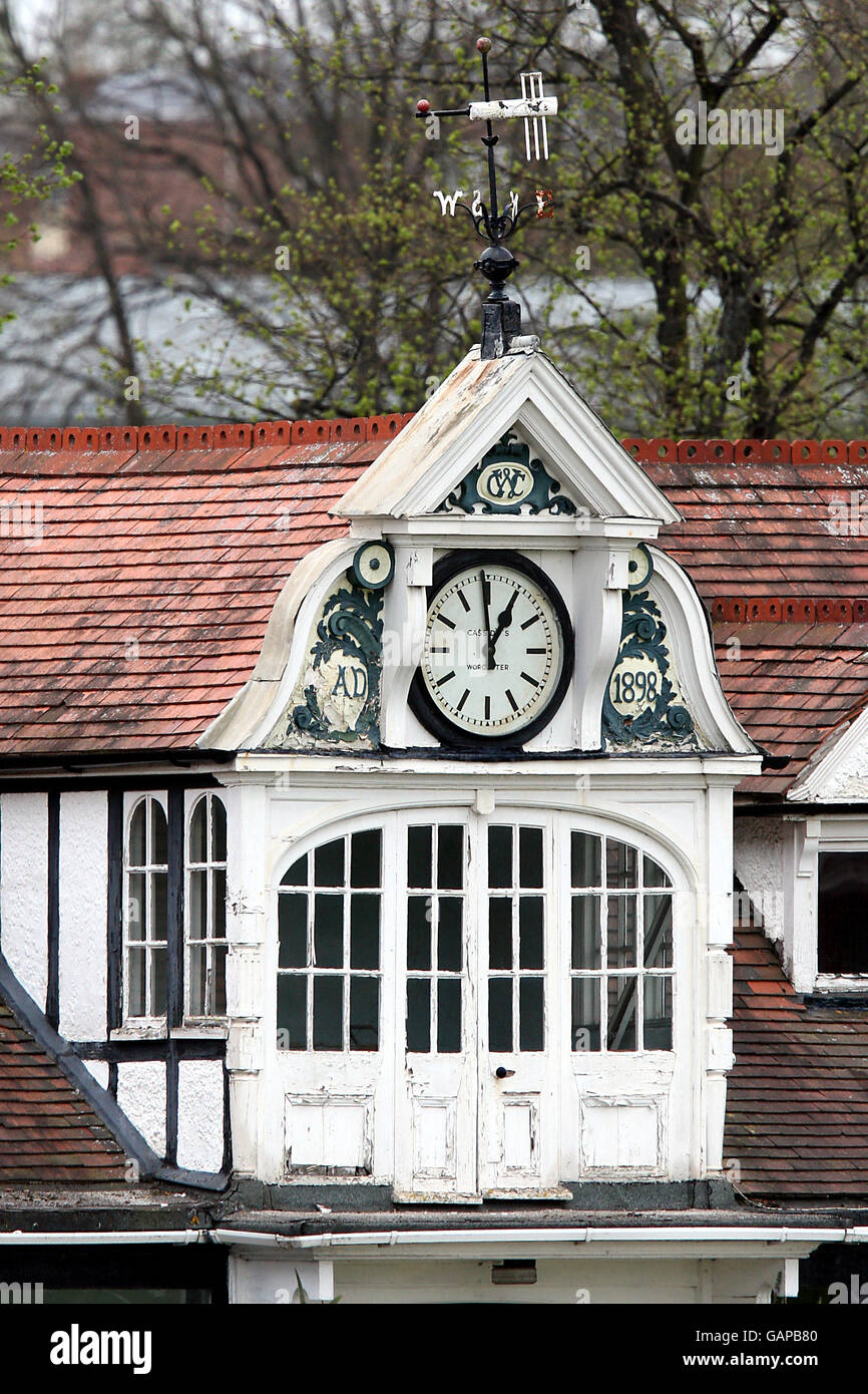 Cricket - Liverpool Victoria County Championship - Division Two - Day Three - Worcestershire v Leicestershire - New Road. General view of the pavilion clock at New Road, home of Worcestershire County Cricket Club Stock Photo