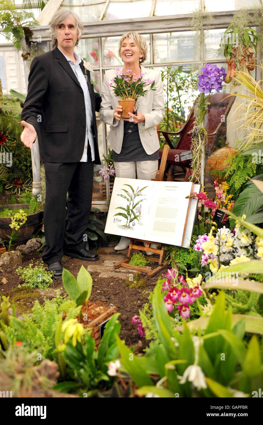 Merseyside born actor Sue Johnston and Brookside creator Phil Redmond on the Liverpool City Council Garden at the Chelsea Flower Show, London. Stock Photo