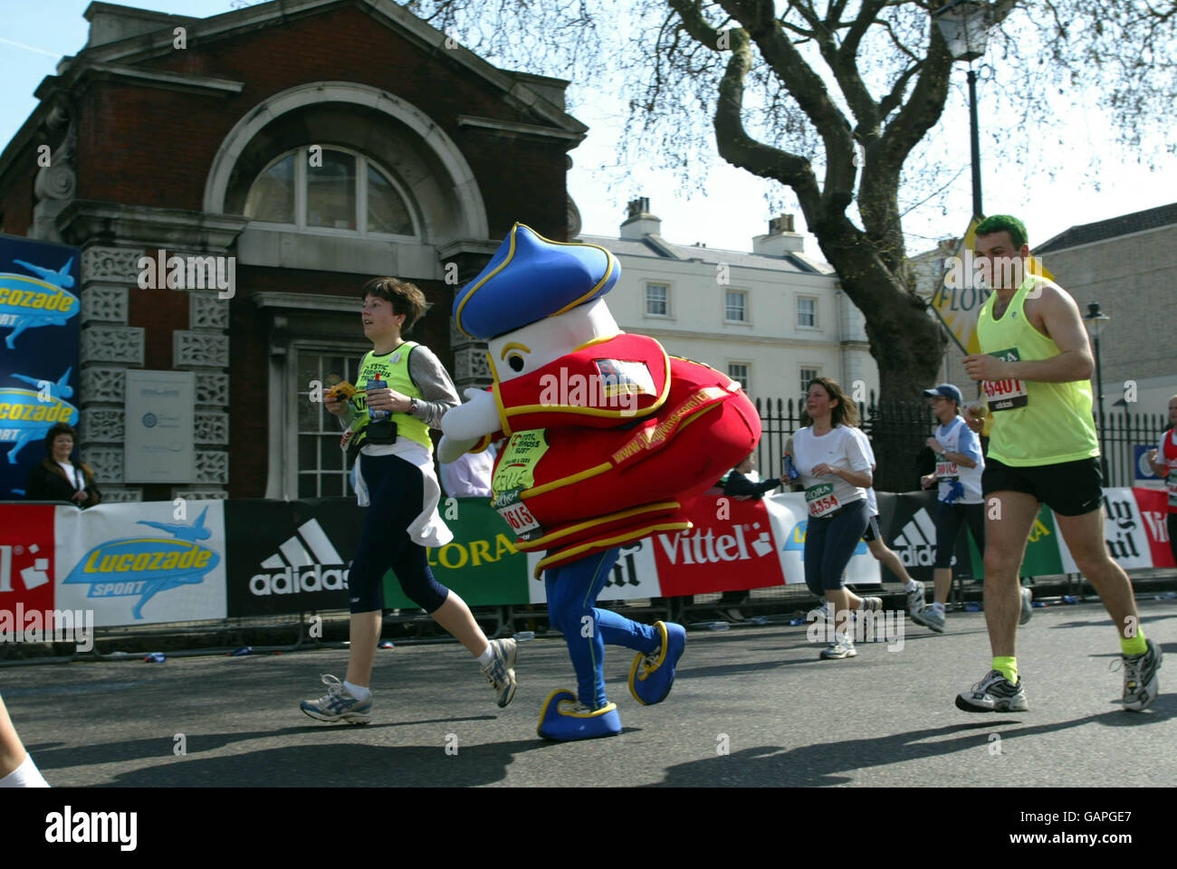 Médaille Officielle Vintage Marathon De Londres Flora 2003 - Avec Ruban - Collection Sportive - Années 2000