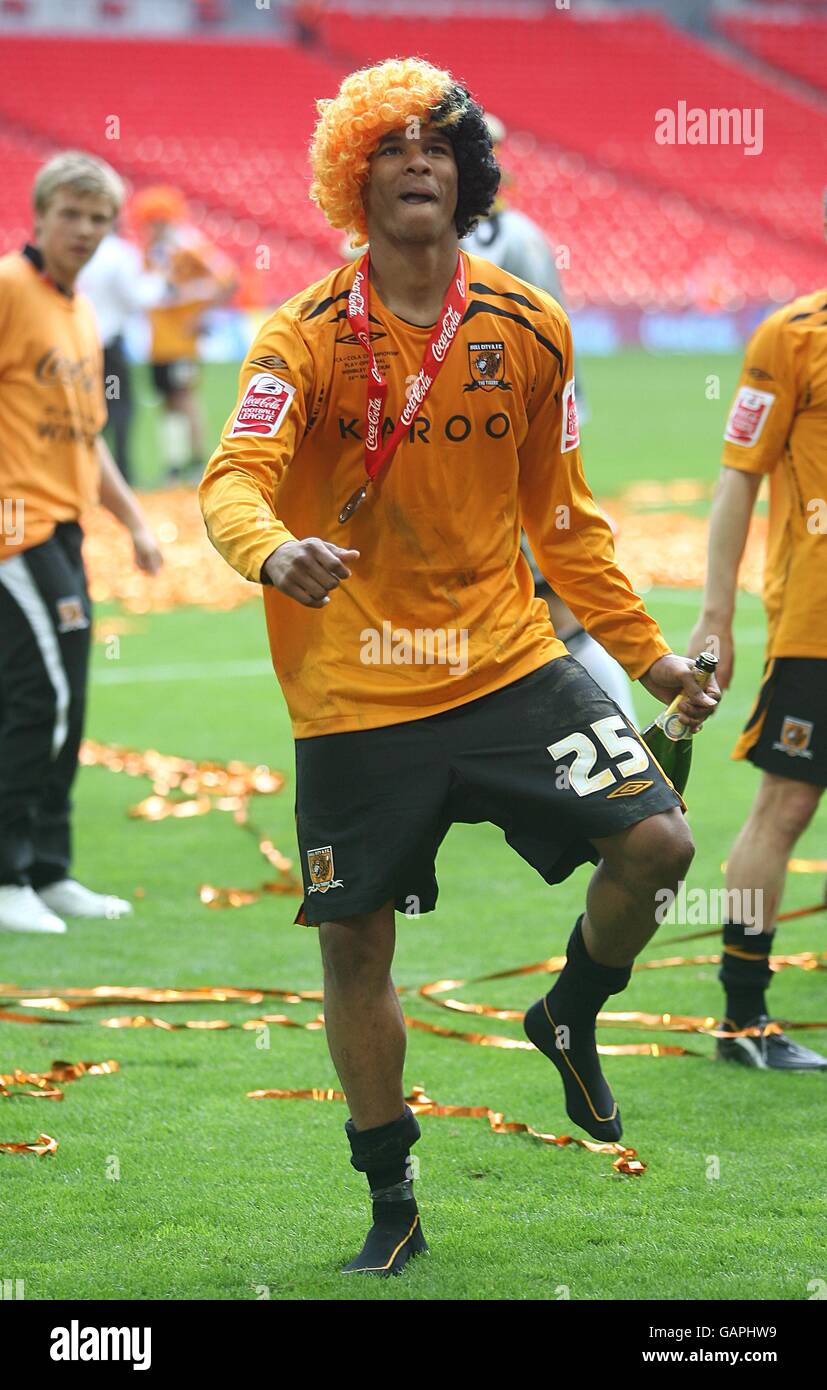 Hull City's Fraizer Campbell celebrates after the match Stock Photo - Alamy