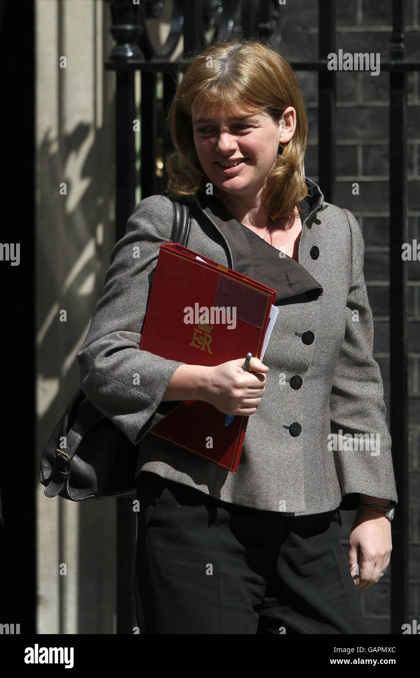 Cabinet meeting - London. Secretary of State for Transport Ruth Kelly, leaving 10 Downing Street in London following a cabinet meeting. Stock Photo