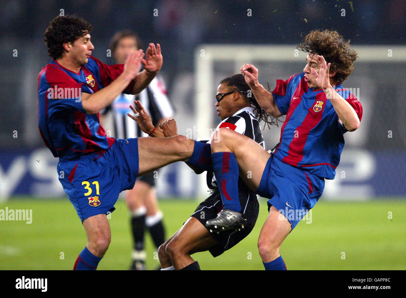 L r carles puyol hi-res stock photography and images - Alamy