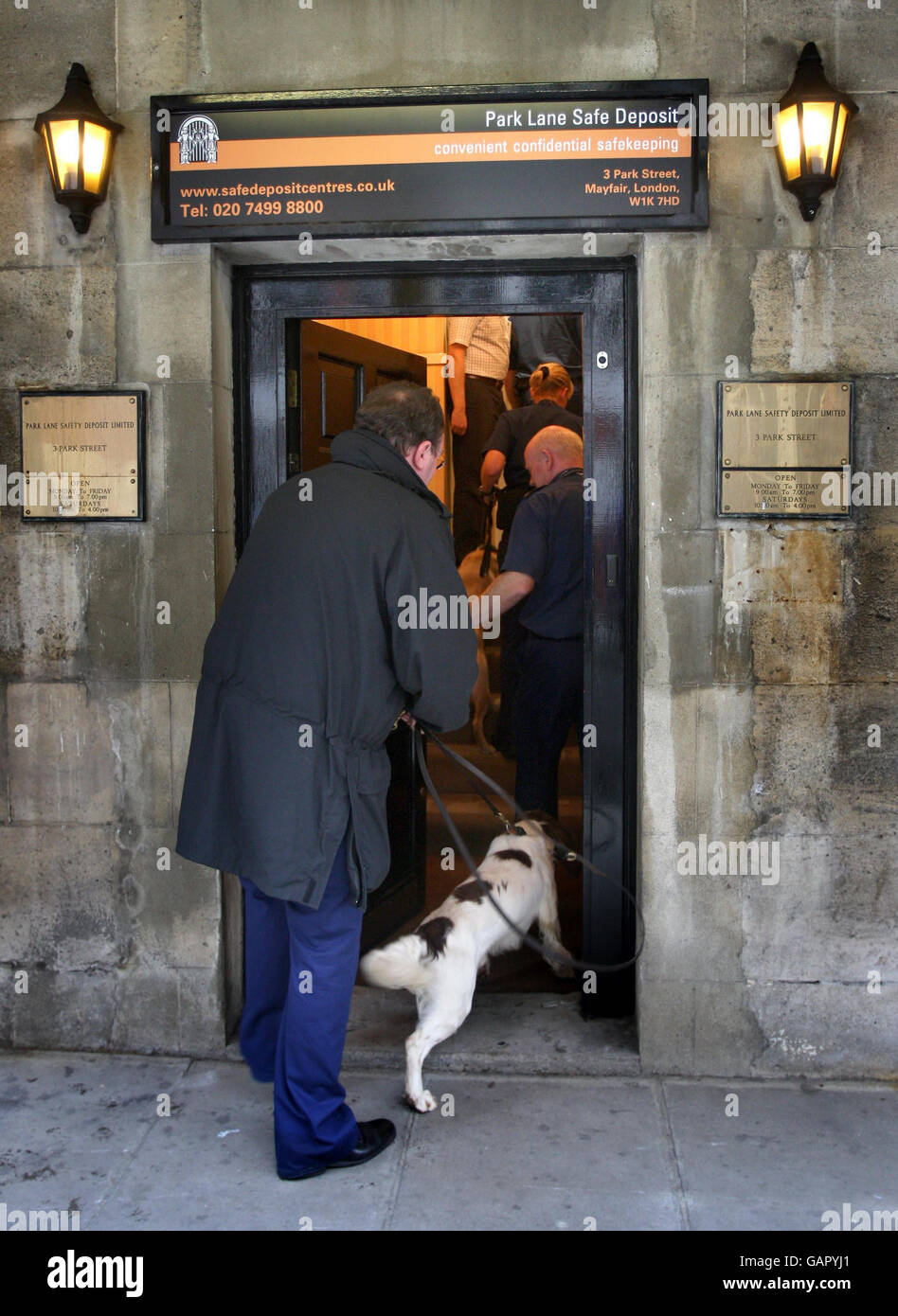 Do Dog Handlers Get Paid