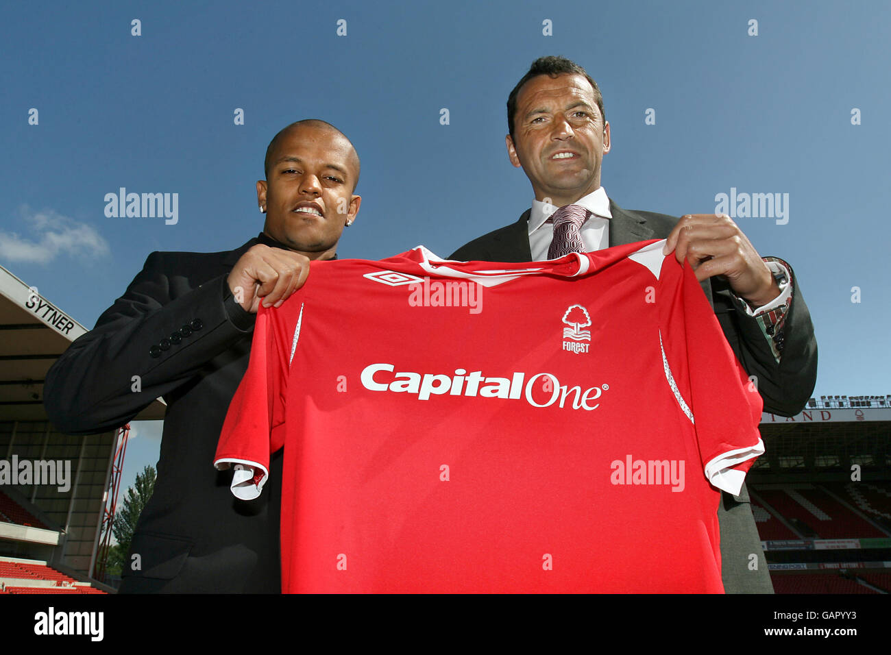 Soccer - Coca-Cola Football League Championship - Nottingham Forest Press Conference - Robert Earnshaw Signing - City Ground Stock Photo