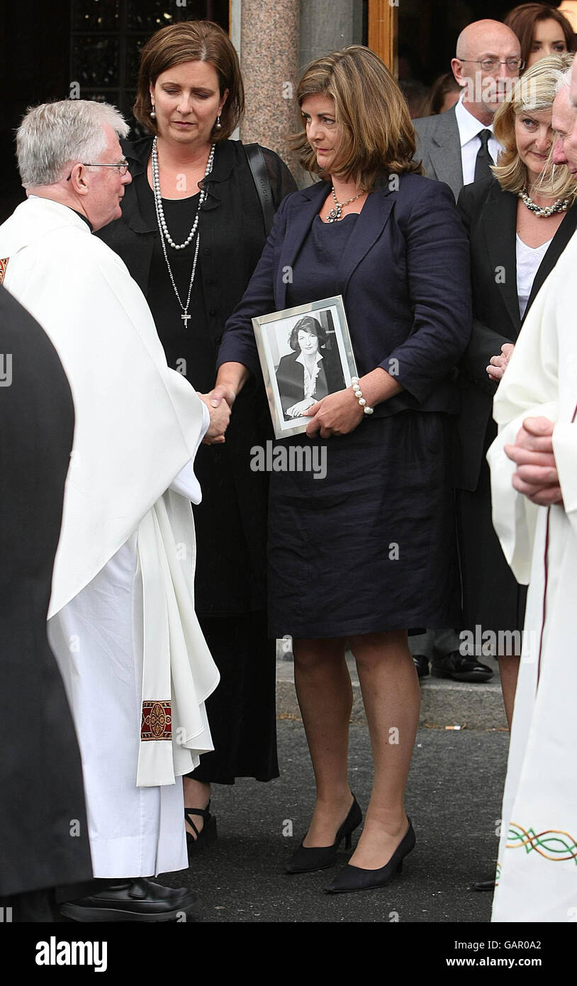 Madeline and justine at the funeral of their mother hires stock
