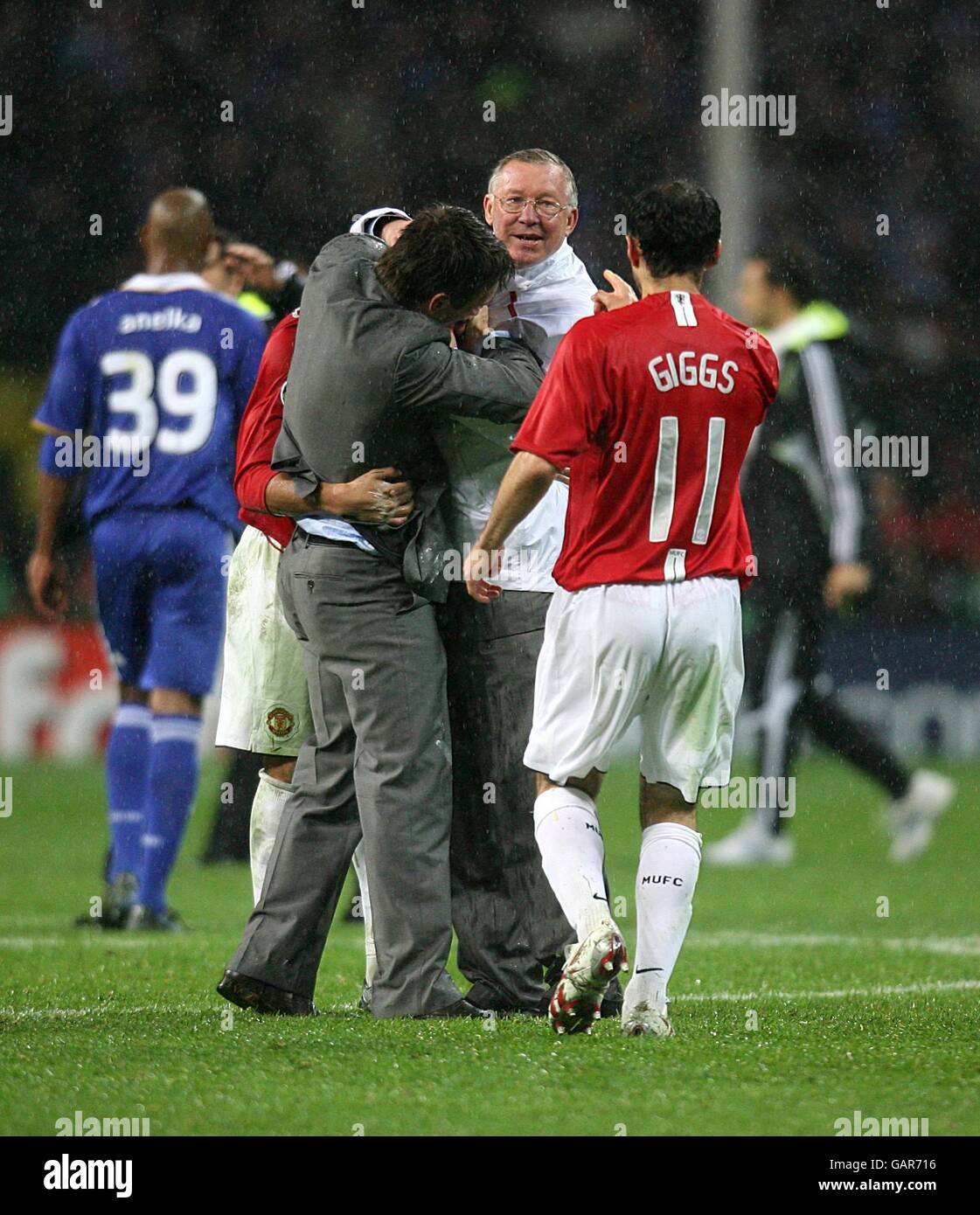 Manchester United Manager Alex Ferguson Celebrates Victory With Cristiano Ronaldo Gary Neville Left And Ryan Giggs Stock Photo Alamy