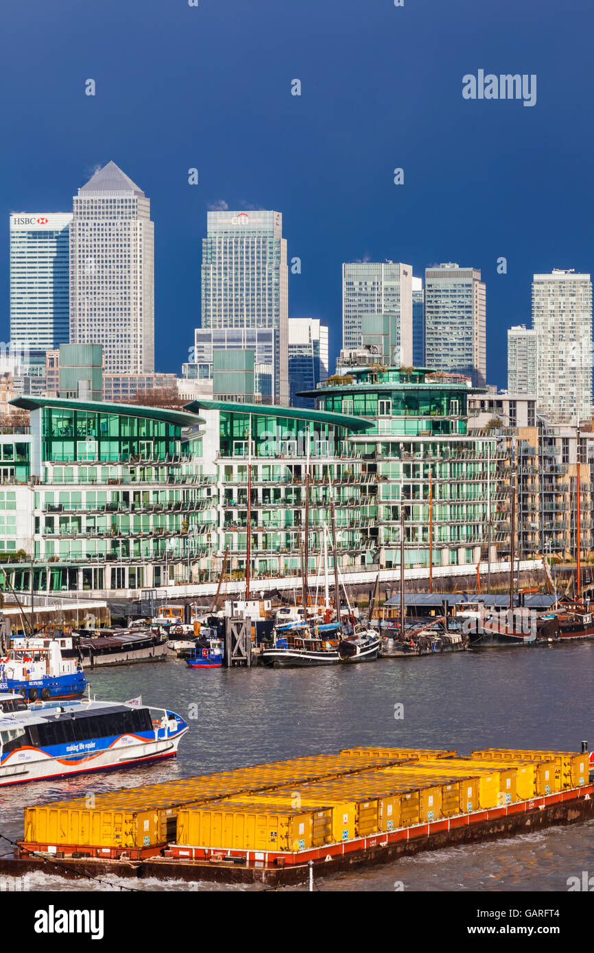 England, London, Canary Wharf and Docklands Skyline Stock Photo - Alamy