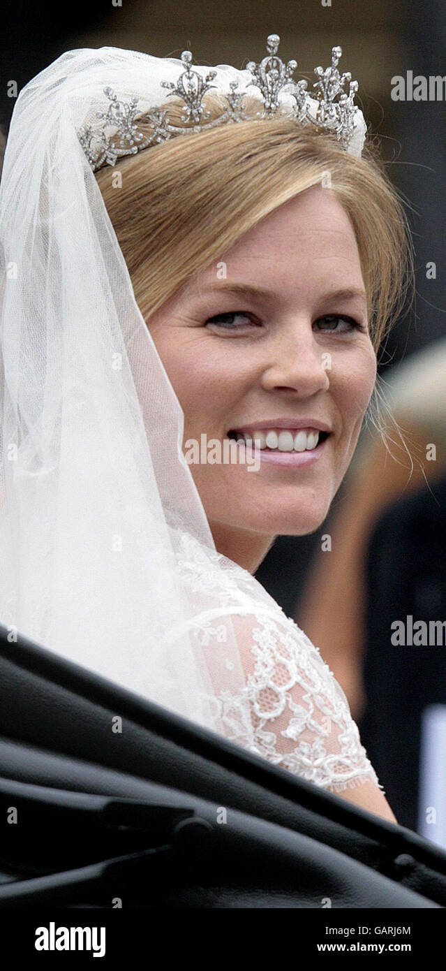 Autumn Kelly leaves the St George's Chapel in Windsor, after her marriage ceremony to Peter Phillips. Stock Photo