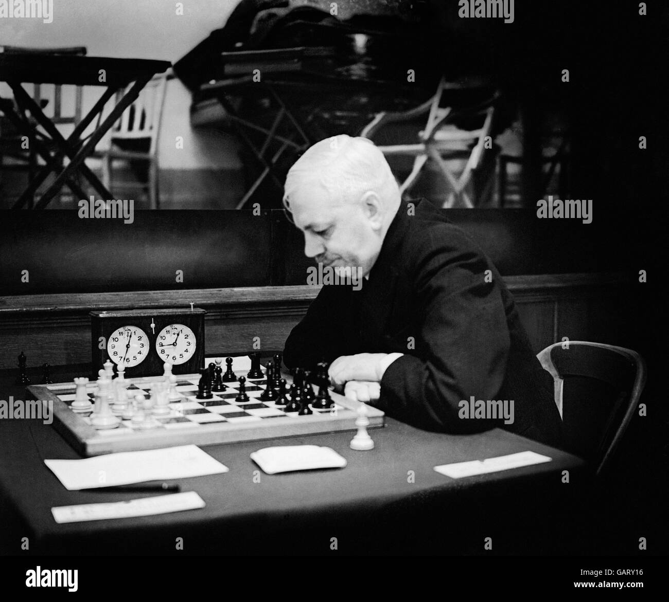 Grandmaster chess Black and White Stock Photos & Images - Alamy