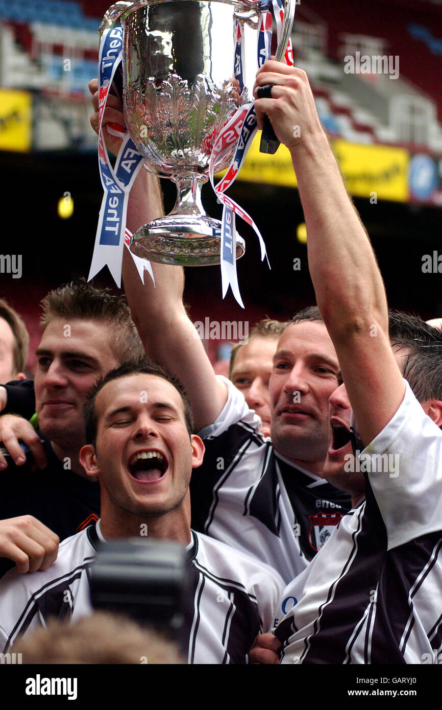 Lifts fa carlsberg vase hires stock photography and images Alamy