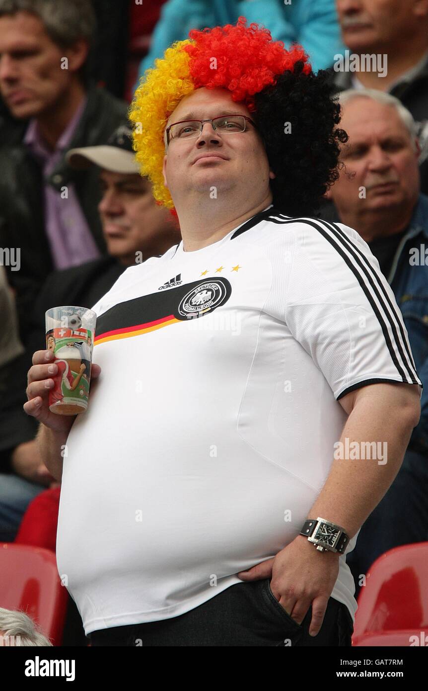 soccer-uefa-european-championship-2008-group-b-croatia-v-germany-hypo-GAT7RM.jpg