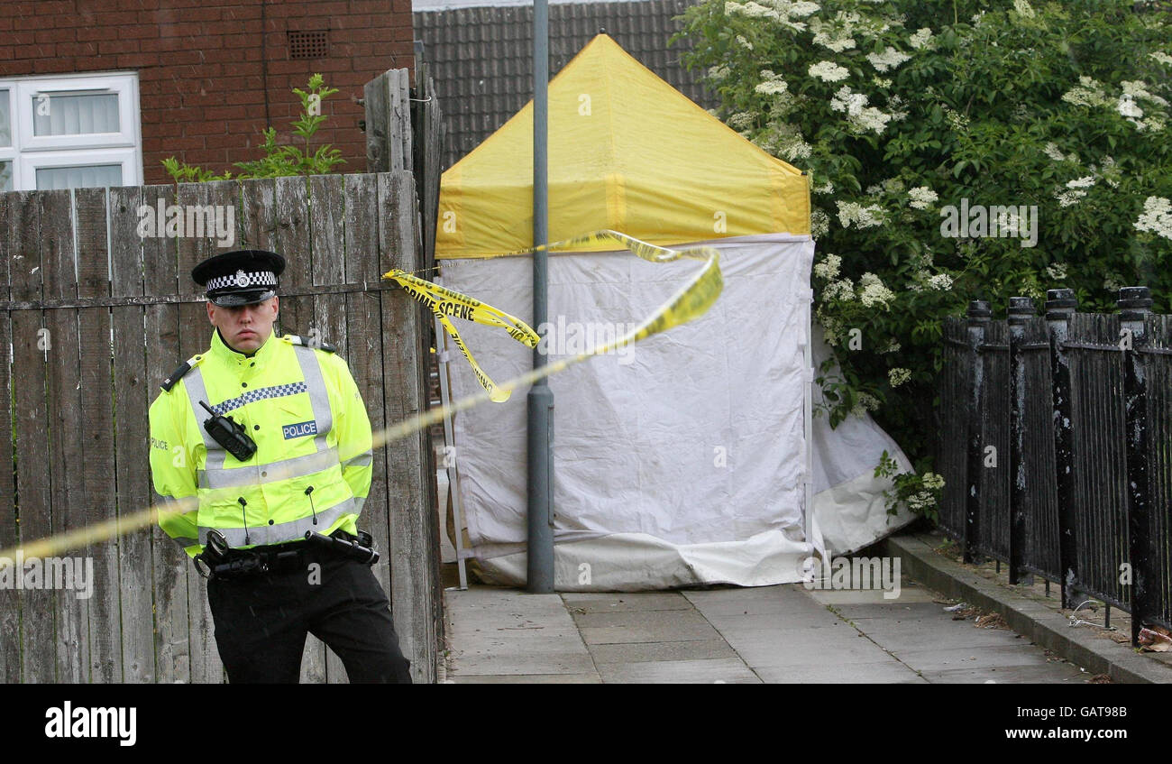 Merseyside police officer hi-res stock photography and images - Alamy