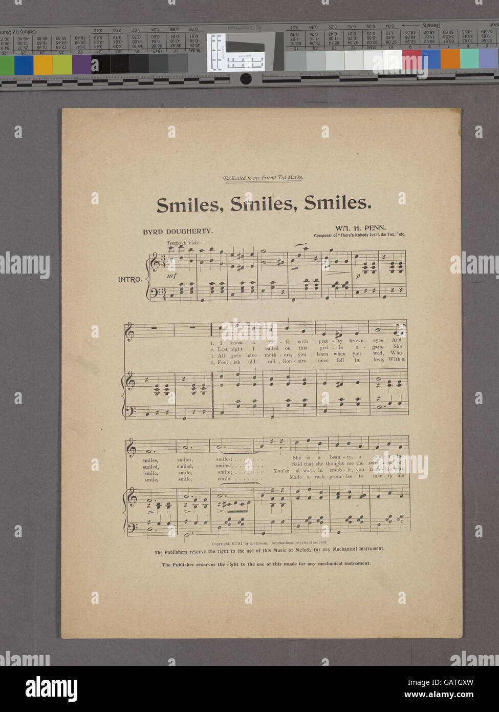 Smiles brightening hi-res stock photography and images - Alamy