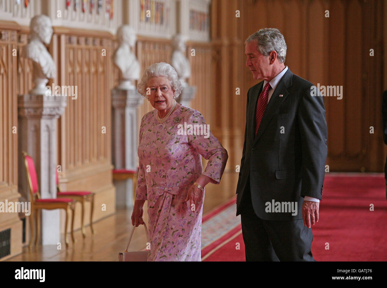 Britain's Queen Elizabeth II with the US President George Bush in the St George's Hall, Windsor Castle. Stock Photo
