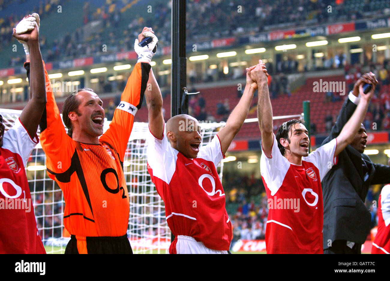 l-r; Arsenal's David Seaman, Thierry Henry, Robert Pires, Patrick Vieira celebrate Stock Photo