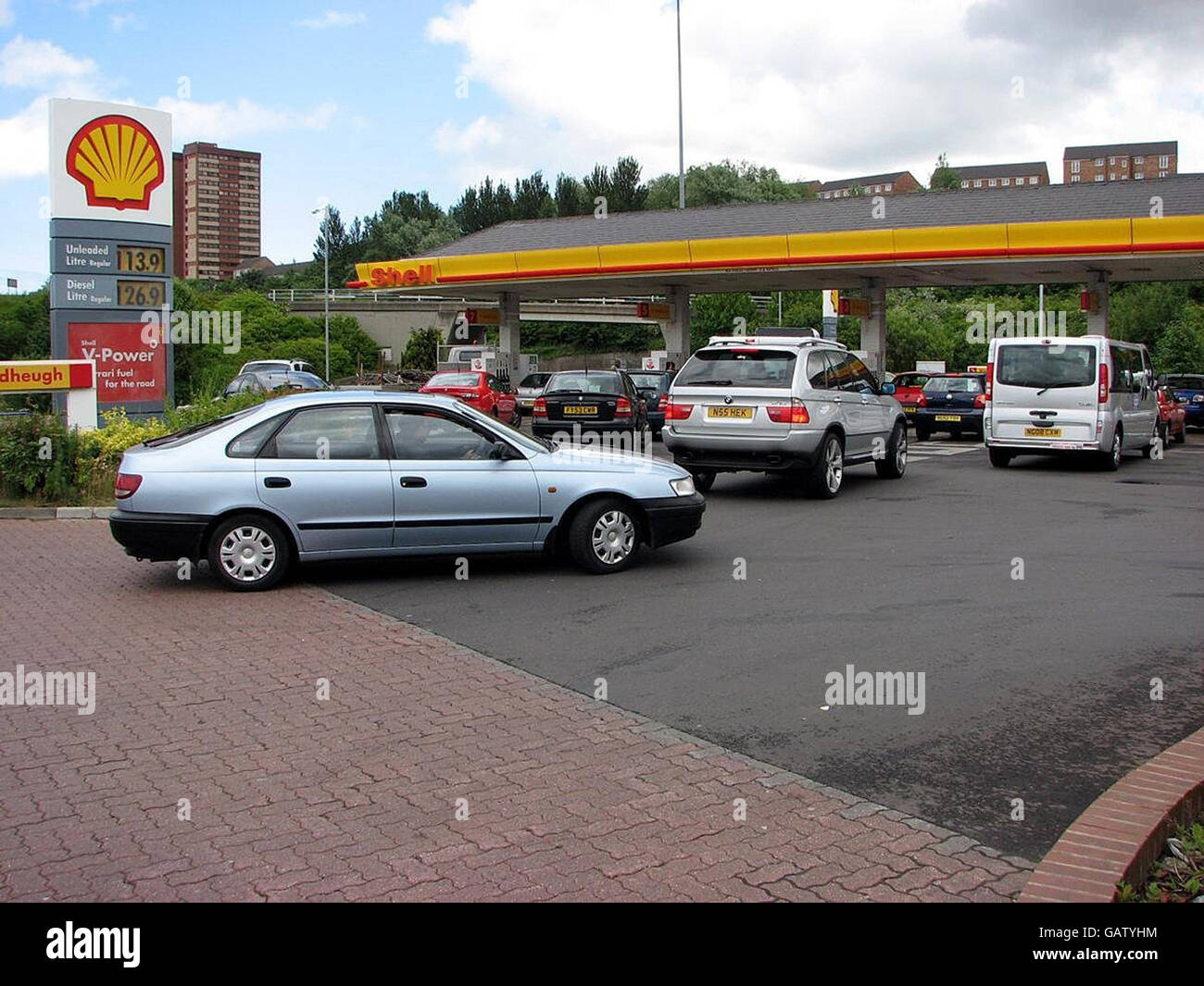 Queues at a Shell petrol station in Gateshead next to the Redheugh