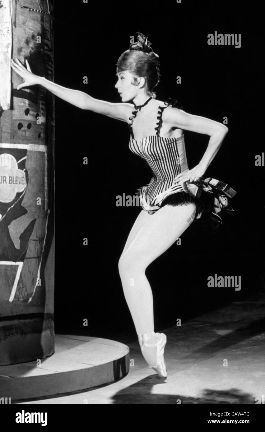 International Cinema - Hollywood - Musicals - Cyd Charisse - 1961 Stock Photo