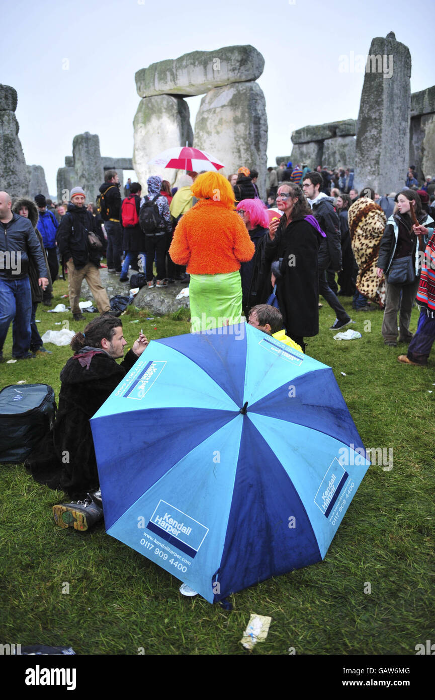 Bad weather and rain prevent the sun shining on the morning of the summer solstice at Stonehenge, Wiltshire. Stock Photo