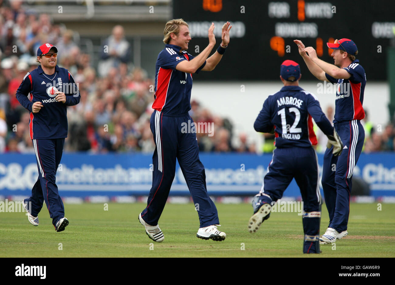 Cricket - NatWest Series - Third One Day International - England v New Zealand - The County Ground. England's Stuart Broad celebrates with Paul Collingwood after bowling New Zealand's Jamie Howe. Stock Photo