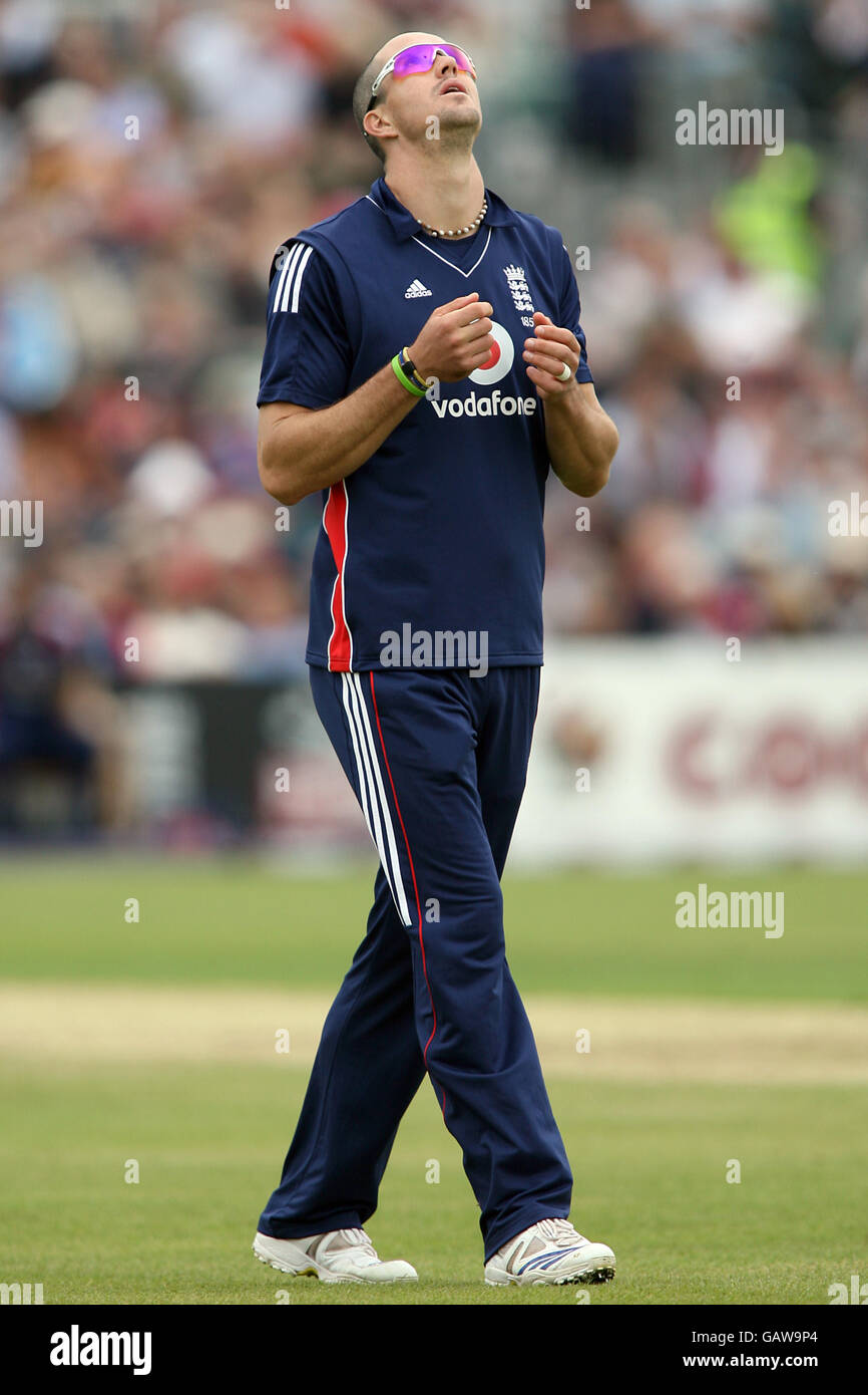 Cricket - NatWest Series - Third One Day International - England v New Zealand - The County Ground Stock Photo