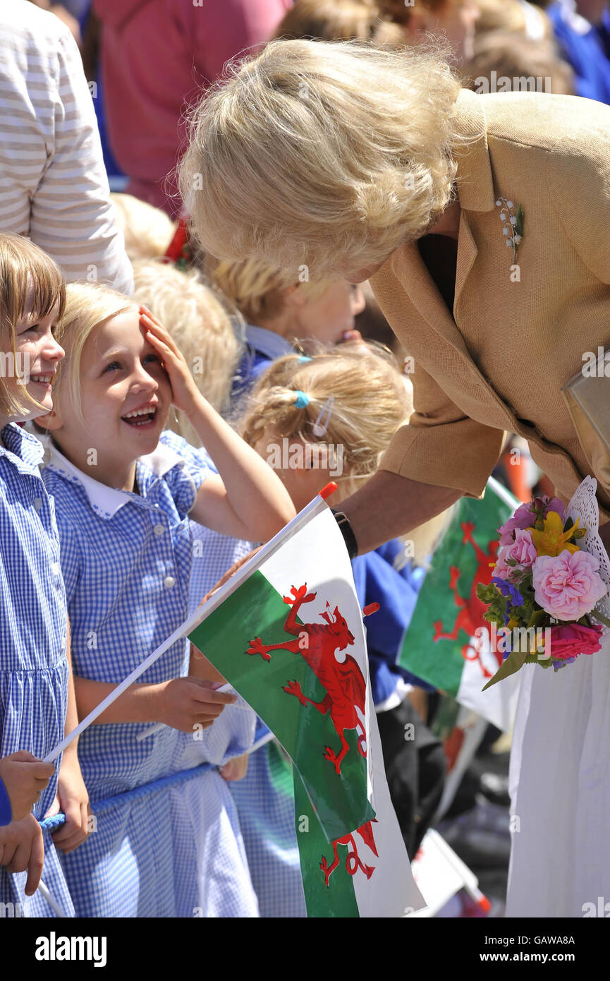 The Duchess of Cornwall meets children from the Solva School during her visit to the Solva Woolen Mill, Solva, Wales. Stock Photo