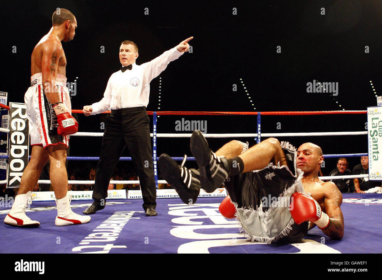 Full length commonwealth boxing hires stock photography and images Alamy