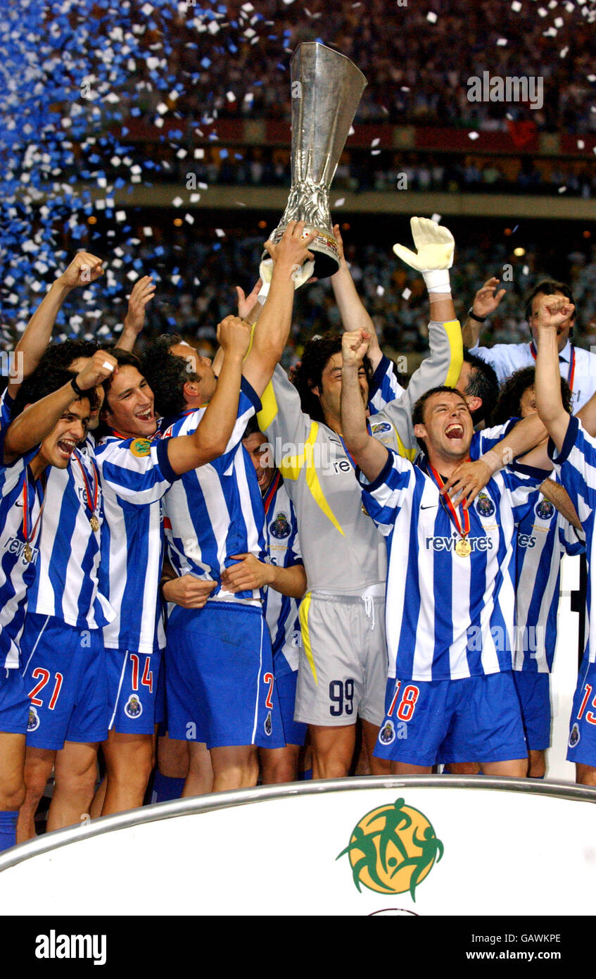 Fc porto players celebrate winning the european cup hires stock