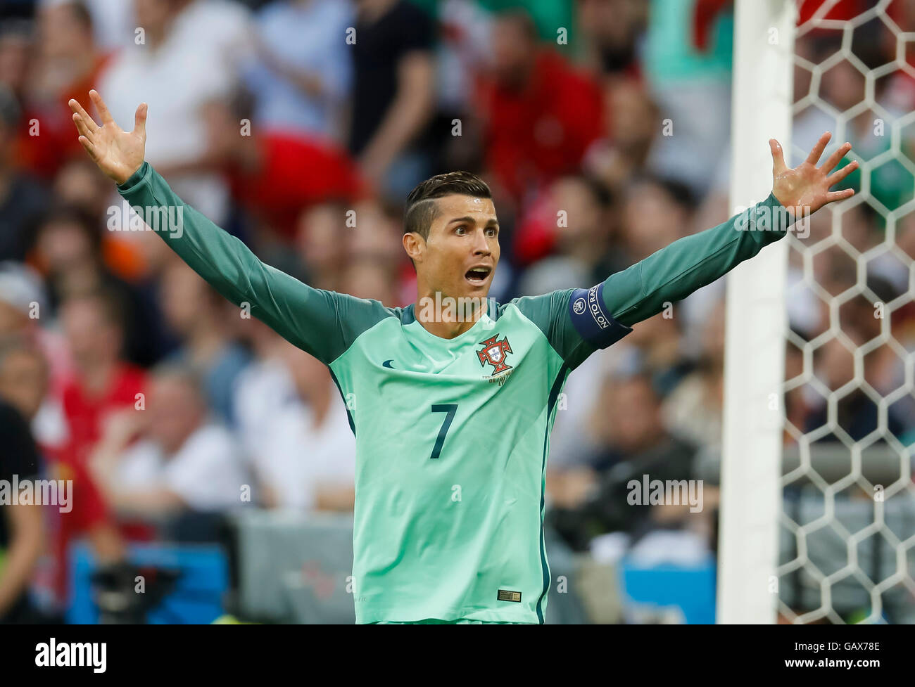 Ronaldo portugal 2016 euro hi-res stock photography and images - Alamy