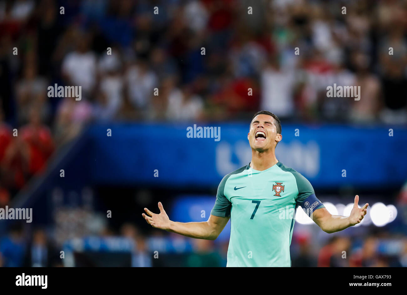 Ronaldo celebrate portugal hi-res stock photography and images - Alamy